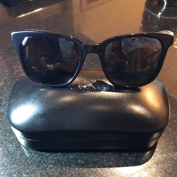 COACH Sunglasses - Picture 1 of 3